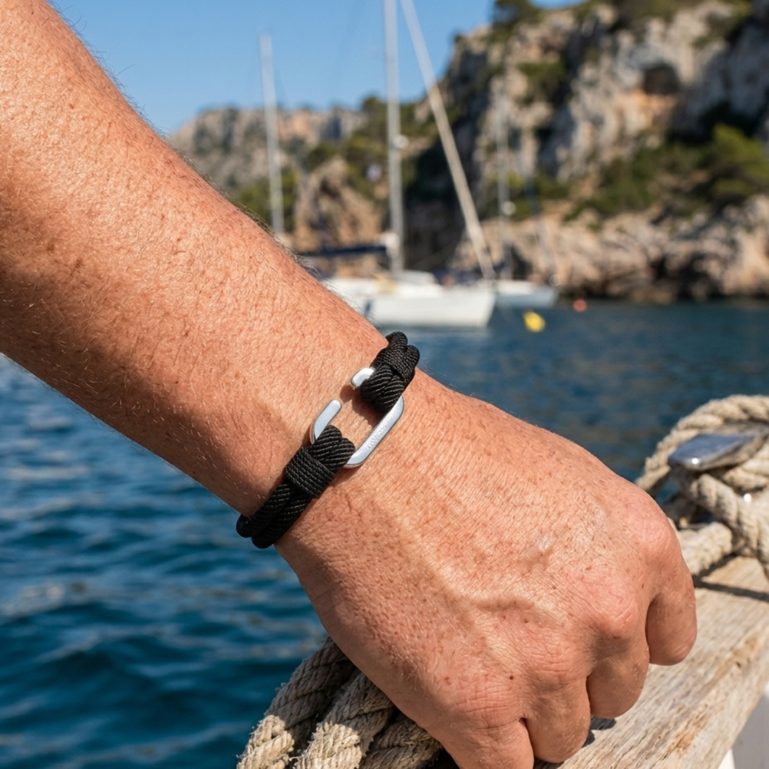 Alternative view of Bracelet homme double corde noir attache mousqueton