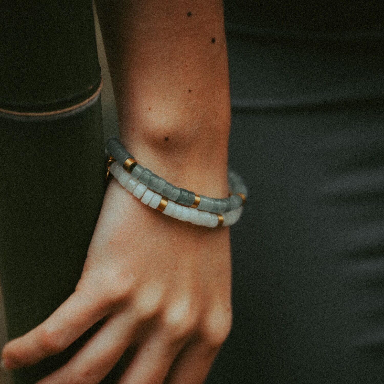 Alternative view of Bracelet chakra perles heishi aventurine