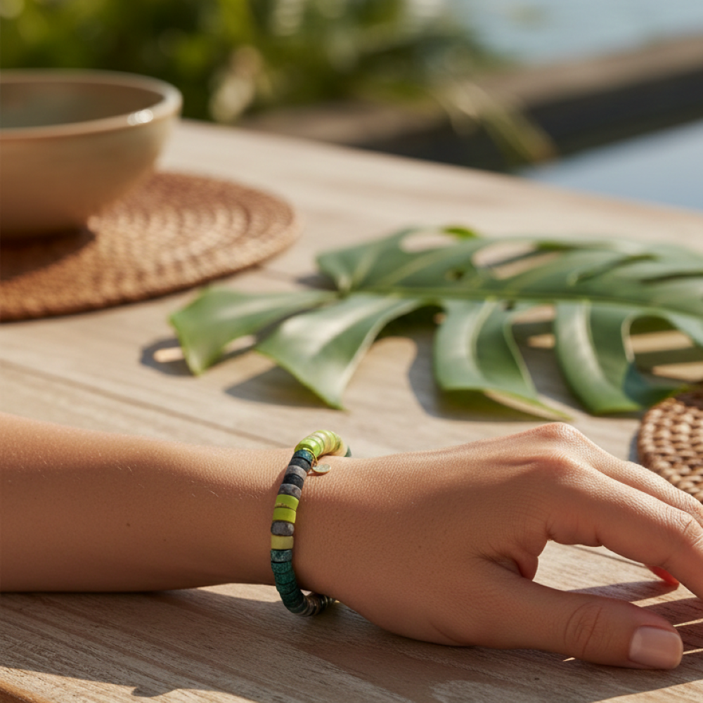 Alternative view of Bracelet perles heishi jaspe blanc malachite jaspe jaune et vert